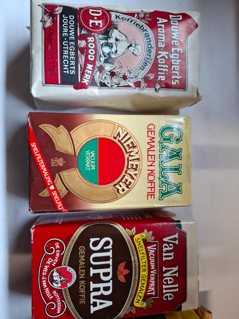 5 verschillende pakken koffie in goede staat, Ophalen of Verzenden, Zo goed als nieuw, Verpakking