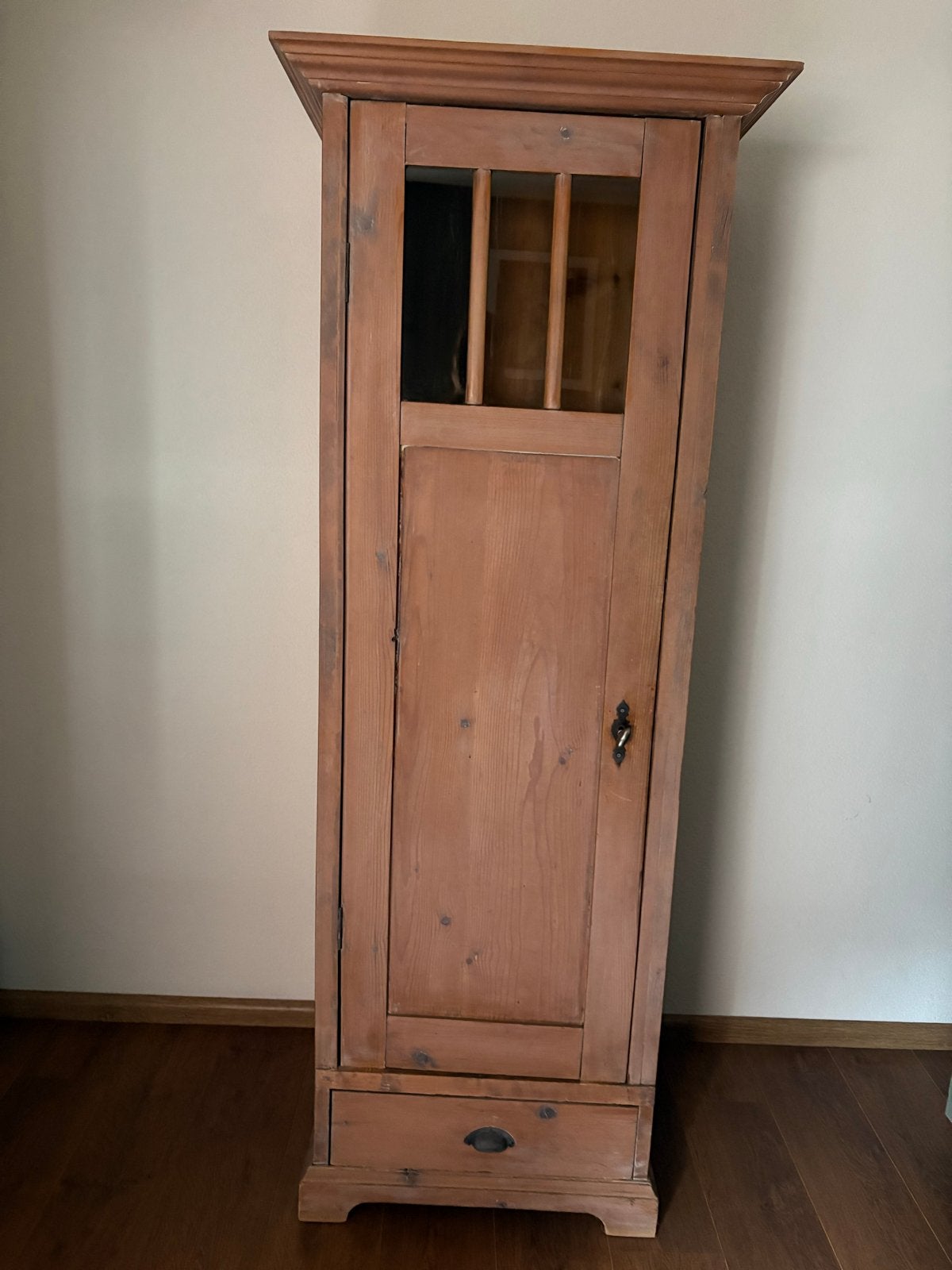 Antieke grenen kast met glas en lade, Antiek en Kunst, Ophalen