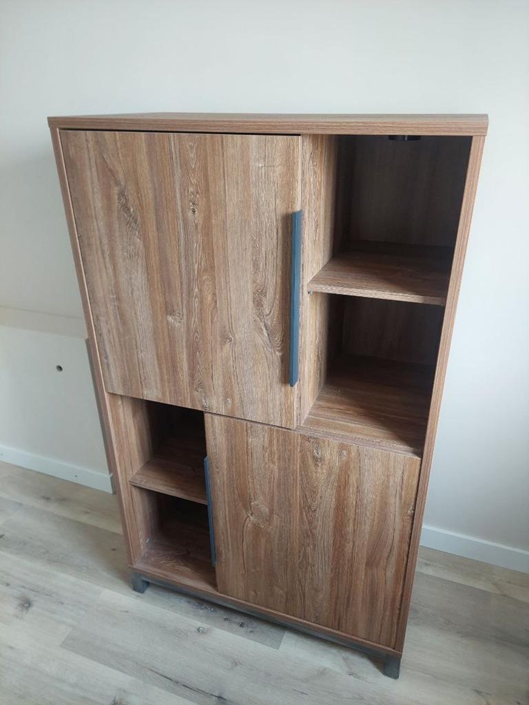 Leuke moderne kast met open vakken en deurtjes, Ophalen, 100 tot 150 cm, Zo goed als nieuw, Minder dan 150 cm