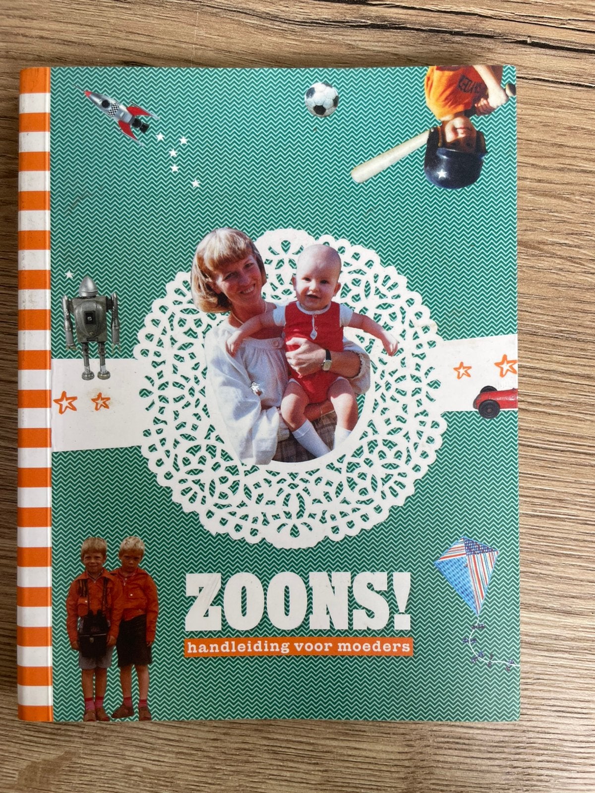 Gerard Janssen - Zoons!, Ophalen of Verzenden, Zo goed als nieuw, Gerard Janssen