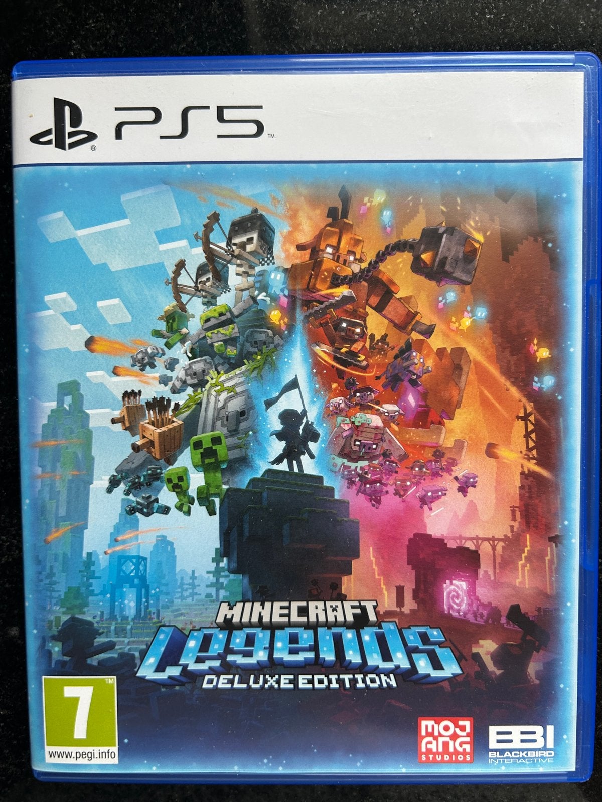 Minecraft Legends de luxe edition voor PS5, Spelcomputers en Games, Ophalen, Zo goed als nieuw, Vanaf 7 jaar