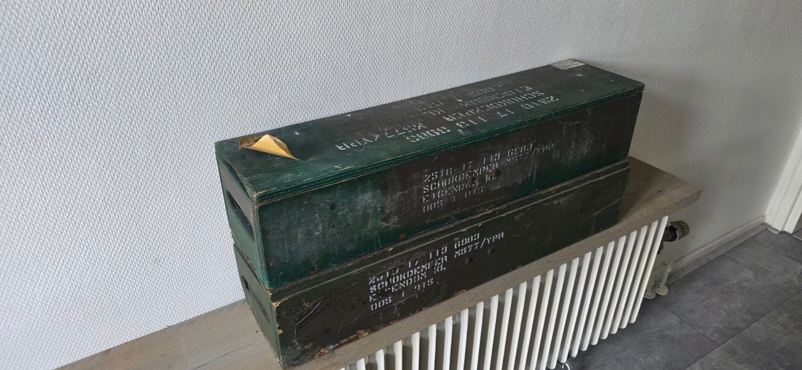 Twee oude tankonderdelen legerkisten voor decoratie, Ophalen, Minder dan 50 cm