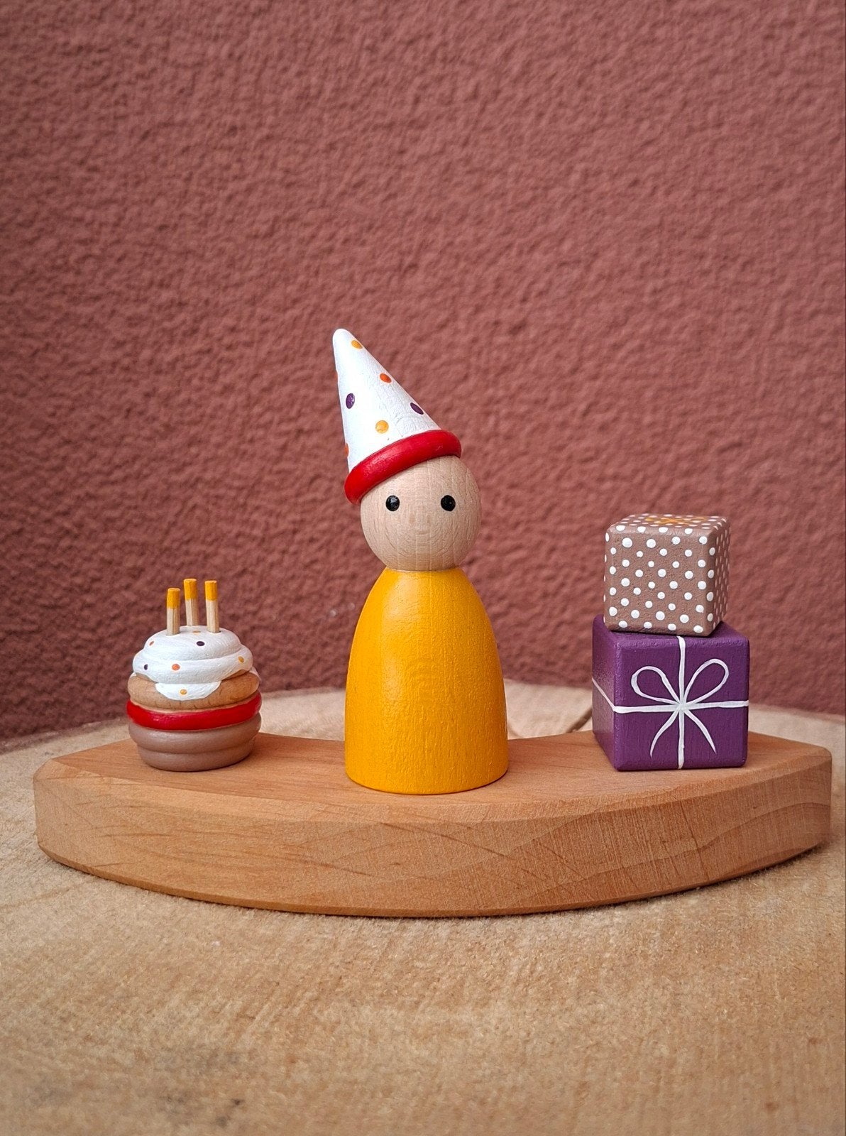 Verjaardagssetje houten poppetjes, Ophalen of Verzenden, Poppenhuis