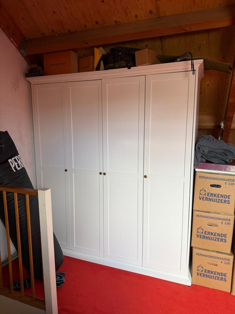 Gratis witte kast met deuren en planken, Huis en Inrichting, Kasten | Kledingkasten, Ophalen, Gebruikt, 200 cm of meer, 150 tot 200 cm
