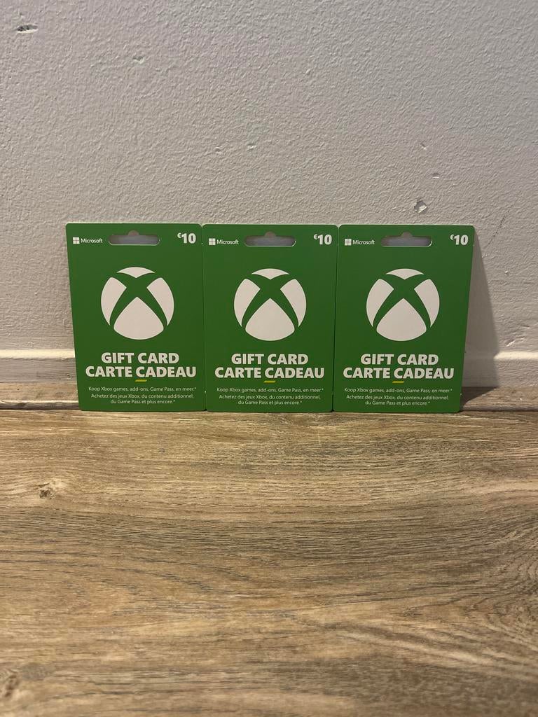 3x Xbox Gift Card Cadeaukaart €10 - Totaal €30 tegoed, Ophalen of Verzenden, Zo goed als nieuw