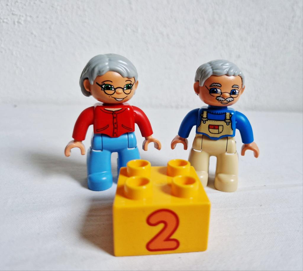 Duplo poppetjes voor therapie opa en oma verschillende paren, Ophalen of Verzenden, Gebruikt, Duplo
