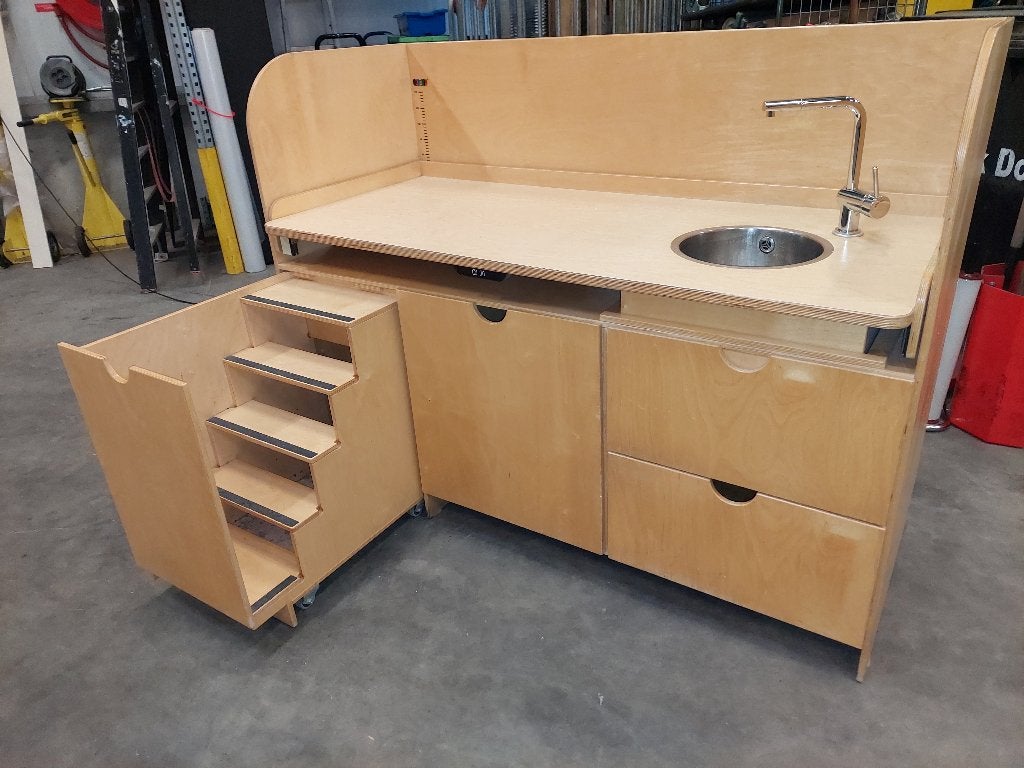 Kinderopvang commode Kids-F Goldline met wasbak, 70 cm of meer, 105 cm of meer, Ophalen of Verzenden, Voetruimte