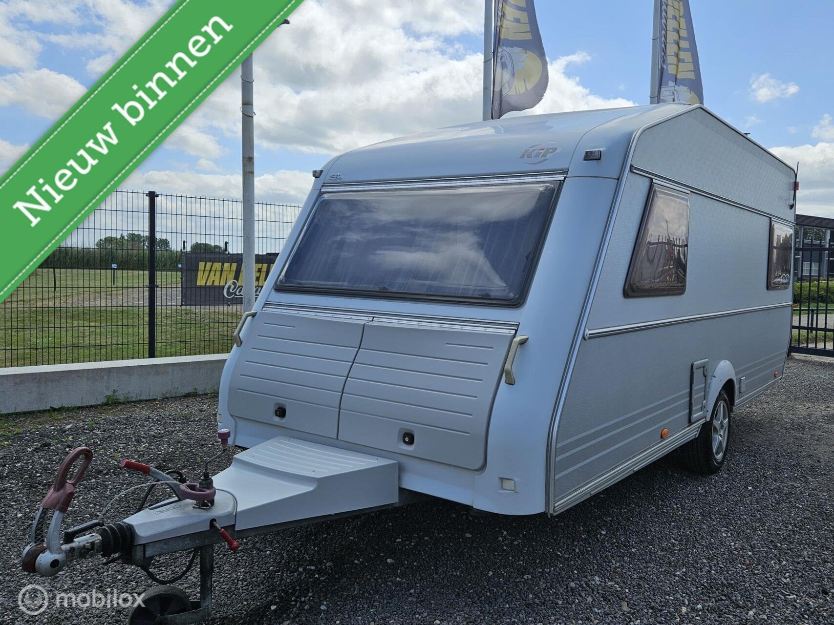 KIP GREY-LINE SPECIAL 47 TRZ|VAST BED|VLOERVERWARMING|VOORTE, Caravans en Kamperen, Caravans, Bedrijf, tot en met 4, 1000 - 1250 kg
