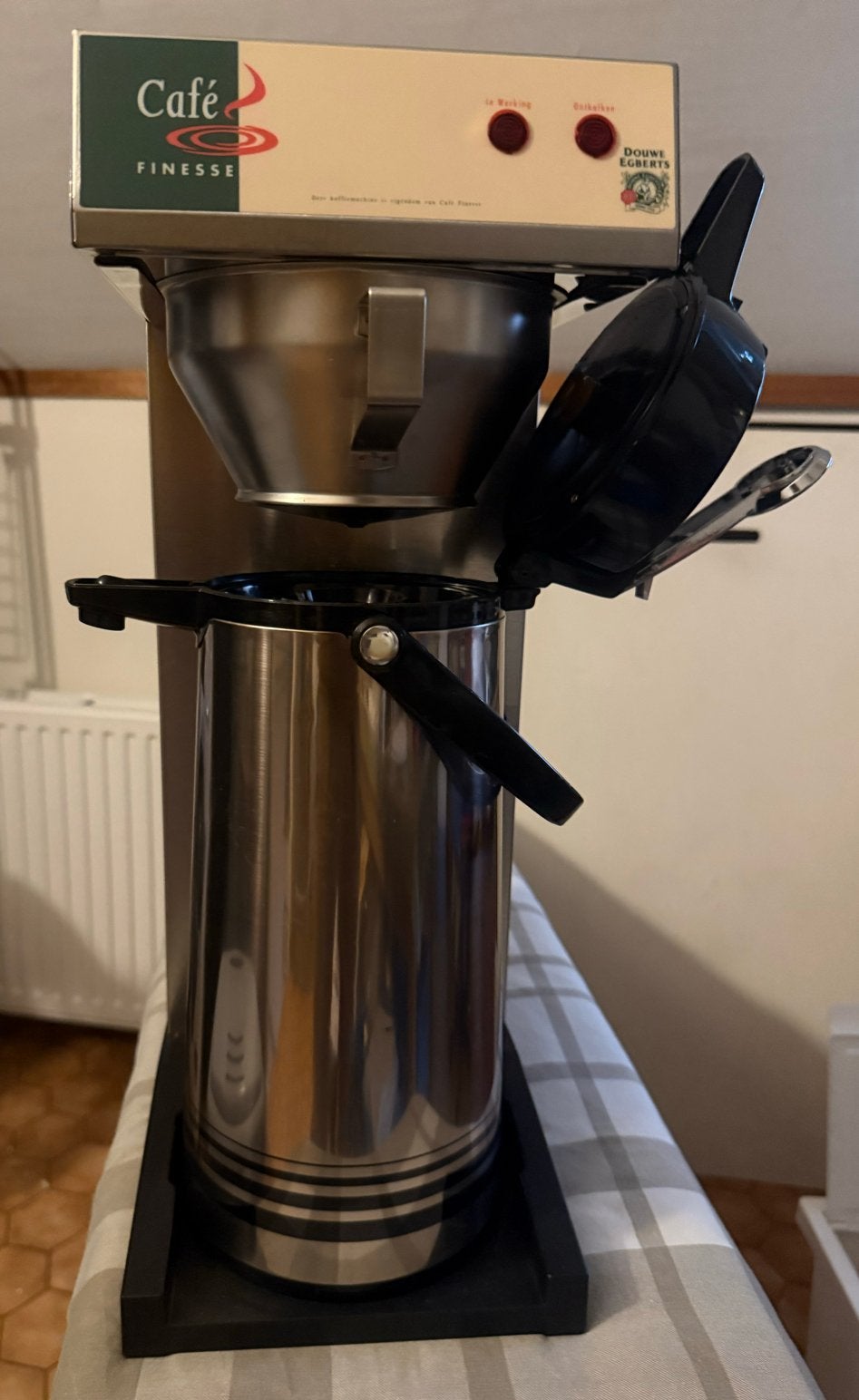 Douwe Egberts Café Finesse Koffiemachine met Thermoskan, Witgoed en Apparatuur, Koffiezetapparaten, Ophalen, Gebruikt, 10 kopjes of meer