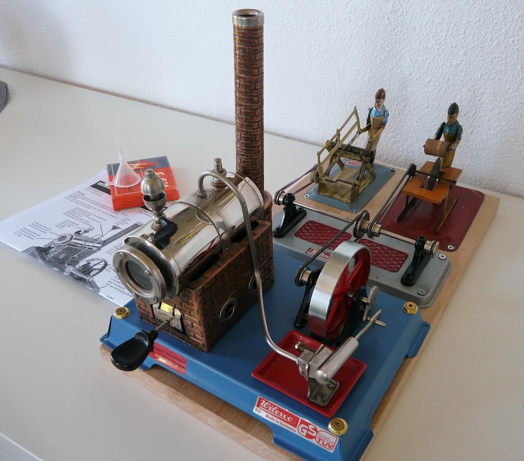Wilesco D6 stoommachine met aandrijvingen, Ophalen of Verzenden, Zo goed als nieuw, Groter dan 1:32