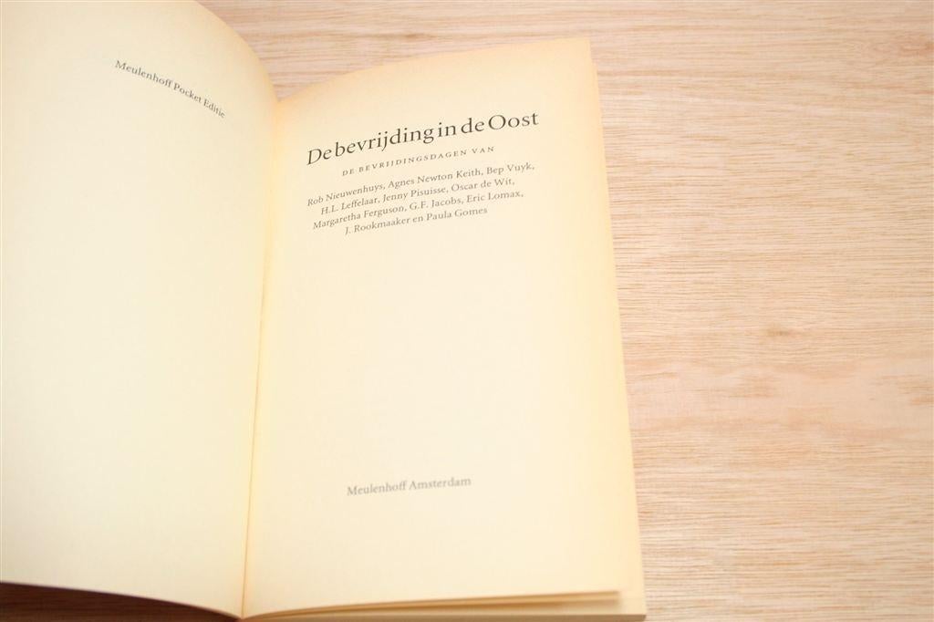 De Bevrijding in de Oost — Nederlands-Indië, Ophalen of Verzenden, Gelezen