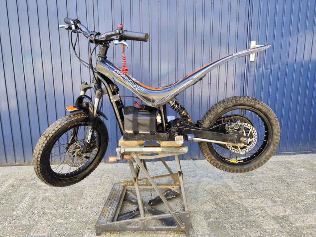 Oset 16.0 inch Trialmotor - Elektrisch Kinder Crossmotor, Fietsen en Brommers, Ophalen, Aluminium, Voetsteunen, 16 tot 20 inch