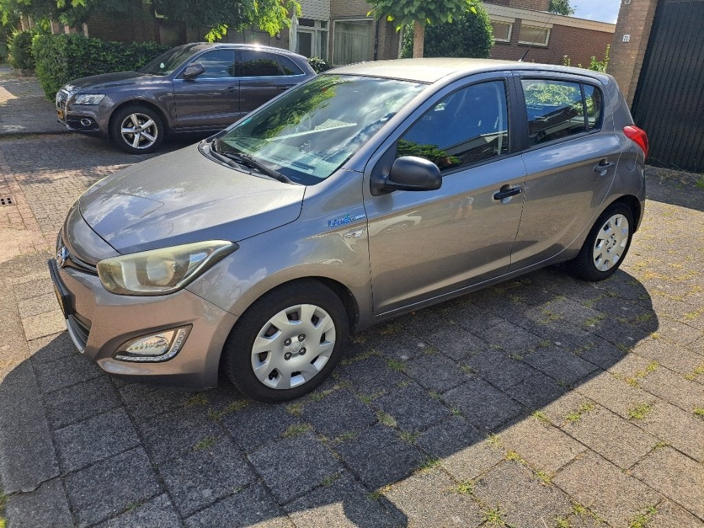 Hyundai i20 First Edition1.2I 5-DRS 2012 Grijs, Euro 5, 31 €/maand, 4 cilinders, Origineel Nederlands