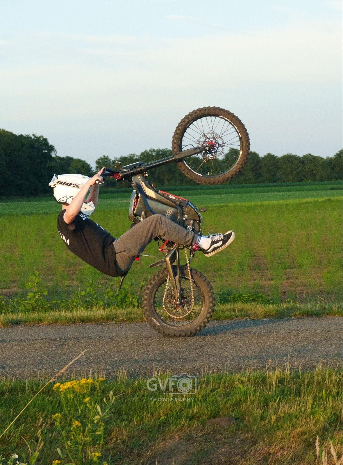 Sur-Ron Light Bee | Full EBMX 72V Build | bromplaat, Fietsen en Brommers, Brommers | Crossbrommers, 72 cc, Zo goed als nieuw, 1 versnellingen
