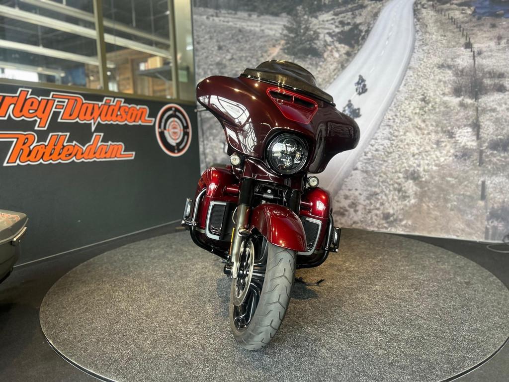 Harley-Davidson FLHXSE CVO STREET GLIDE (bj 2019), Motoren, Motoren | Harley-Davidson, Bedrijf, Overig, Sales@harleydavidsonrotterdam.nl