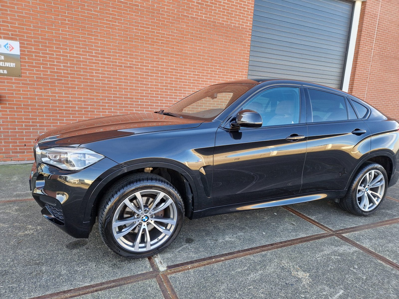 BMW X6 - 30d M-Sport · Nieuw leder · Trekhaak · Schuifdak, Automaat, Euro 6, 2993 cc, Zwart