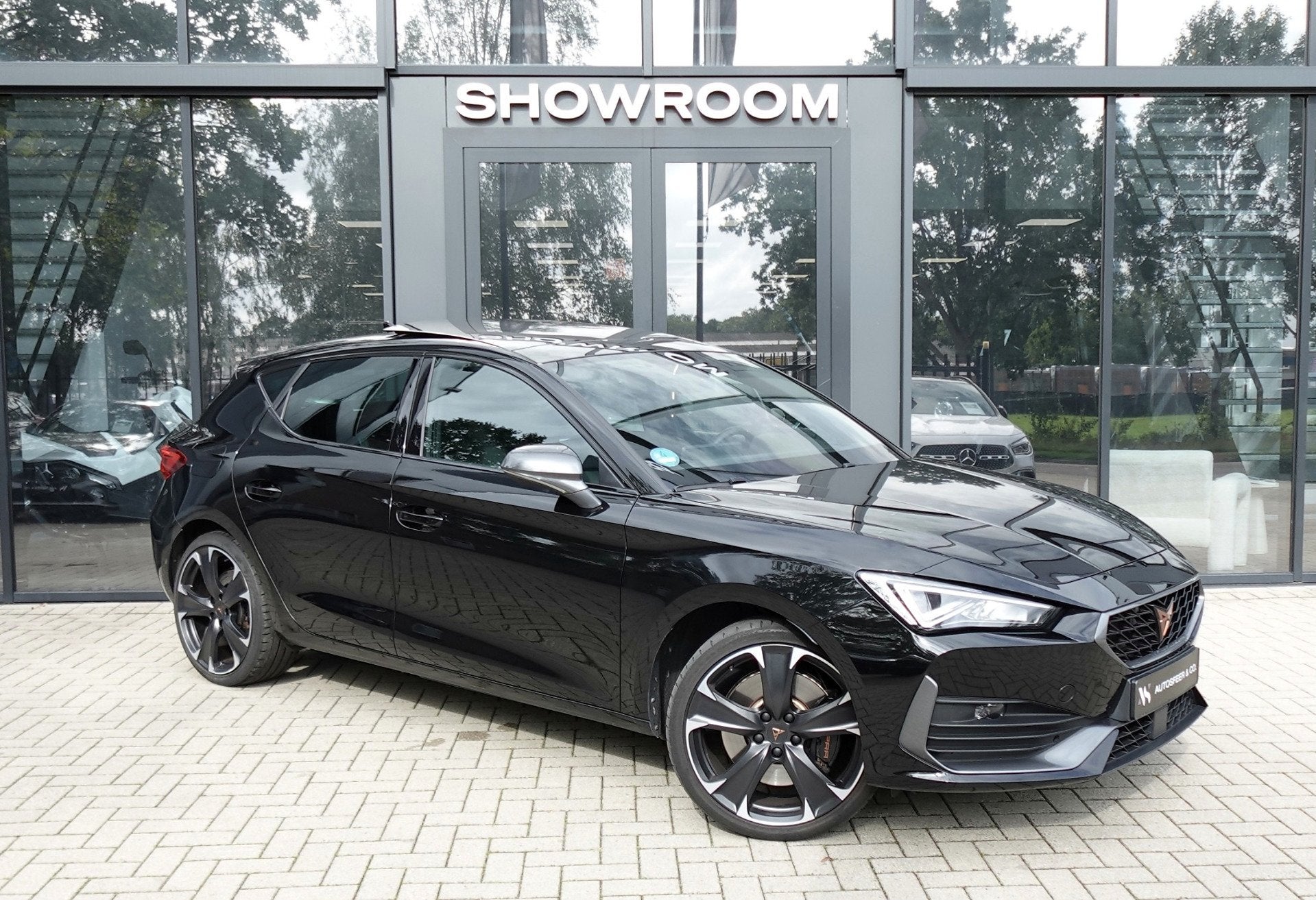 Cupra Leon Cupra Leon 1.4 e-Hybrid VZ Adrenaline PANO MATRIX, Dealer onderhouden, 77 km/l, Gebruikt, 4 cilinders