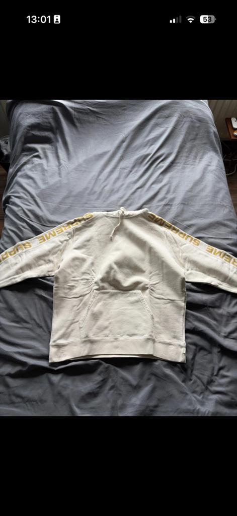 Supreme Hoodie met Logo op Mouwen, Ophalen of Verzenden, Zo goed als nieuw, Maat 52/54 (L), Beige
