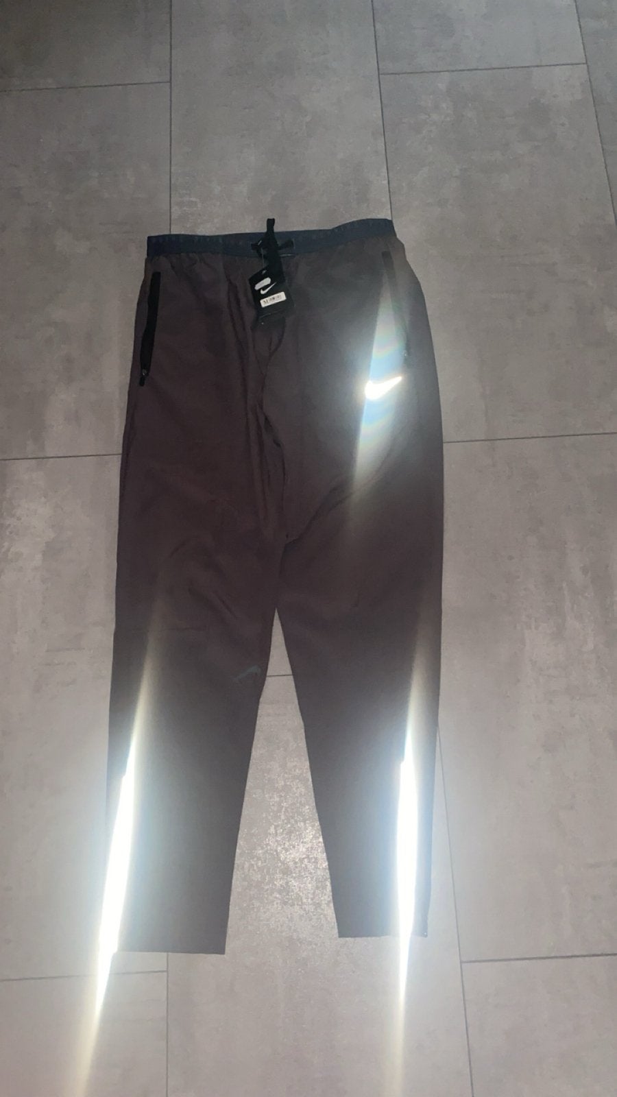 Originele nike broek, Kleding | Dames, Broeken en Pantalons, Maat 38/40 (M), Ophalen of Verzenden, Zo goed als nieuw, Grijs