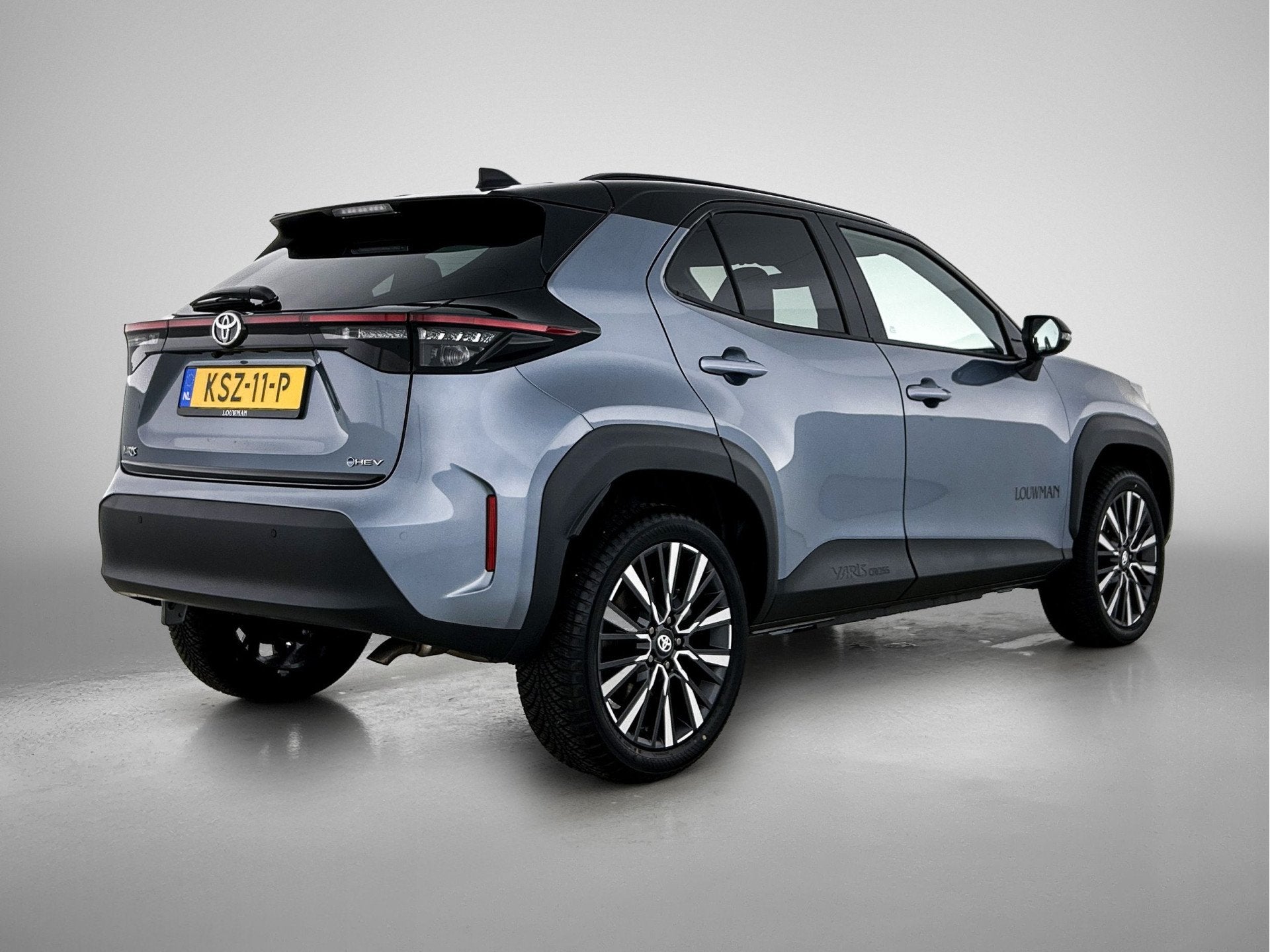 Toyota Yaris Cross 1.5 Hybrid 130 Executive | Premium Pack |, Auto's, Leder en Stof, Bedrijf, Hybride Elektrisch/Benzine, 3 cilinders