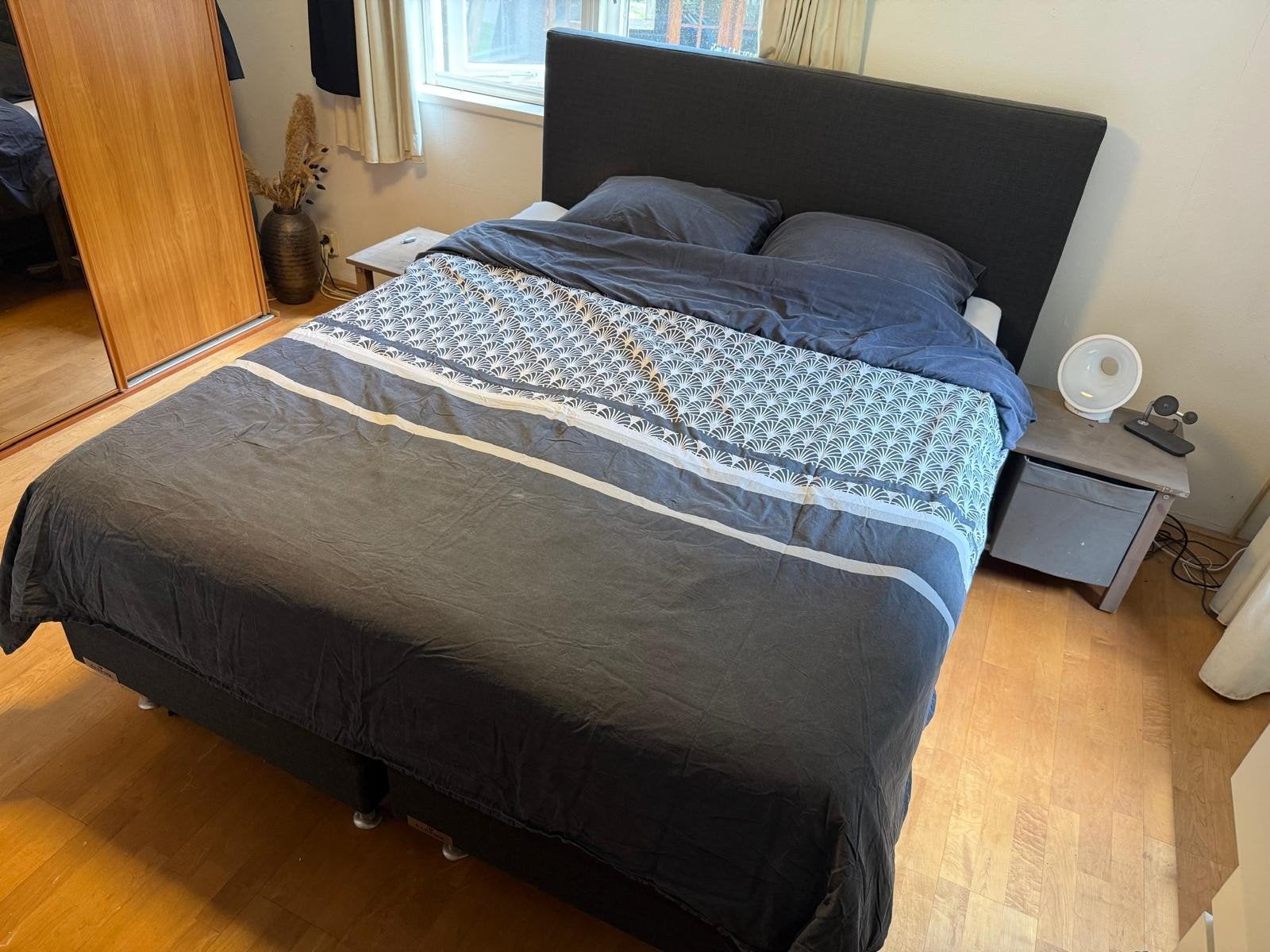 Caresse Elektrische Boxspring 160x200 cm met Matrassen, Ophalen, Zwart, Tweepersoons, 200 cm