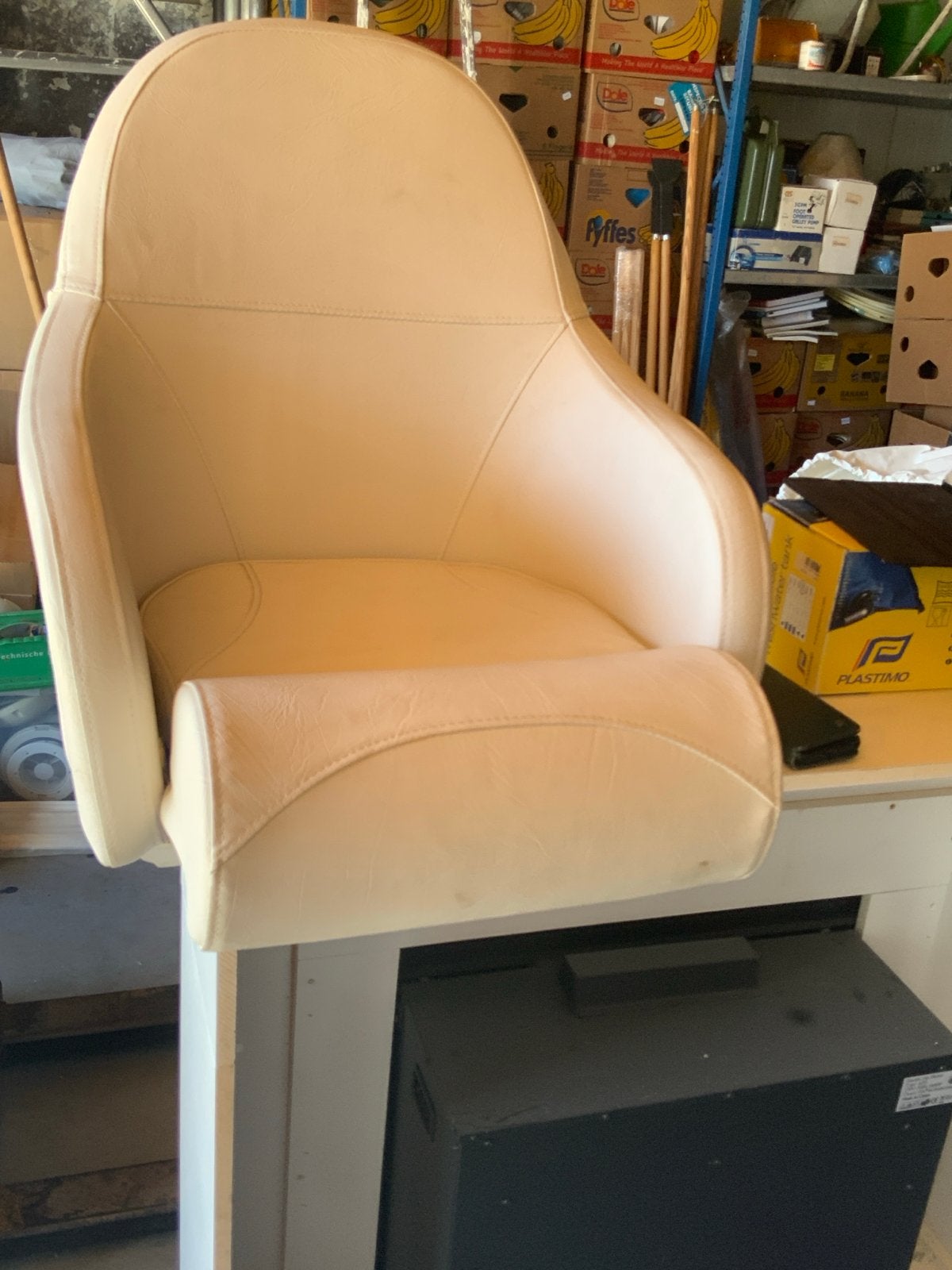Comfortabele bootstoel, beige, met opklapbaar zitvlak, Watersport en Boten, Accessoires en Onderhoud, Ophalen, Gebruikt, Overige typen