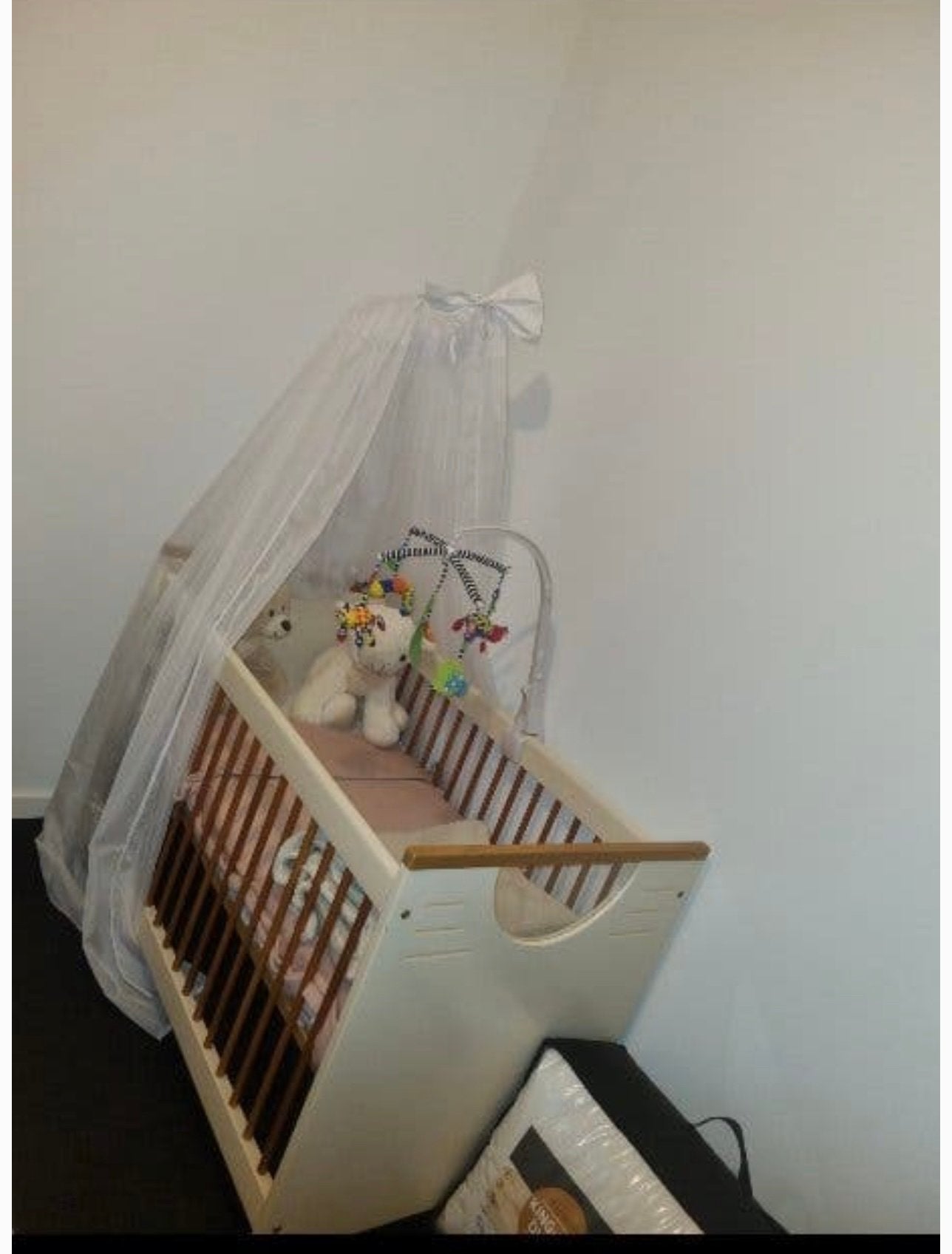 Ledikantje,commode en box, Kinderen en Baby's, Ophalen, Zo goed als nieuw, Jongetje of Meisje