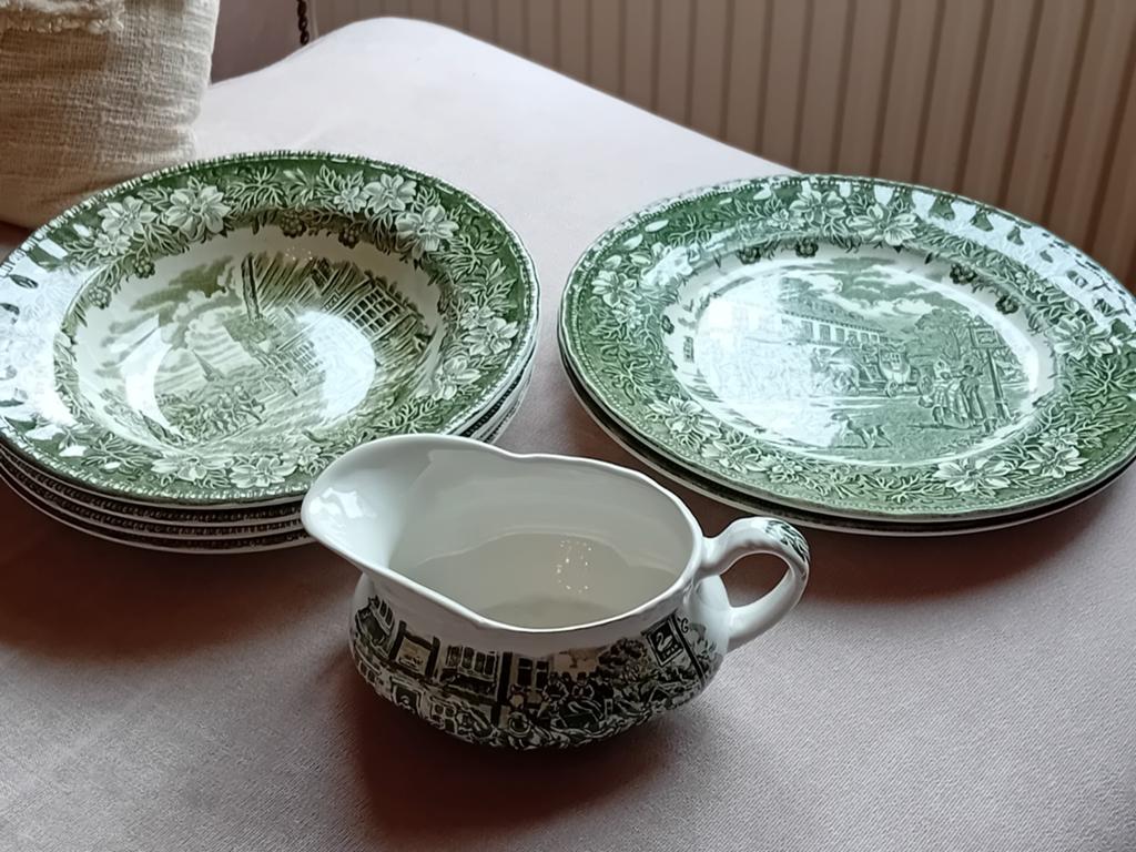 Engels porseleinen servies (Royal Tudor Ware), Antiek en Kunst, Antiek | Goud en Zilver, Ophalen