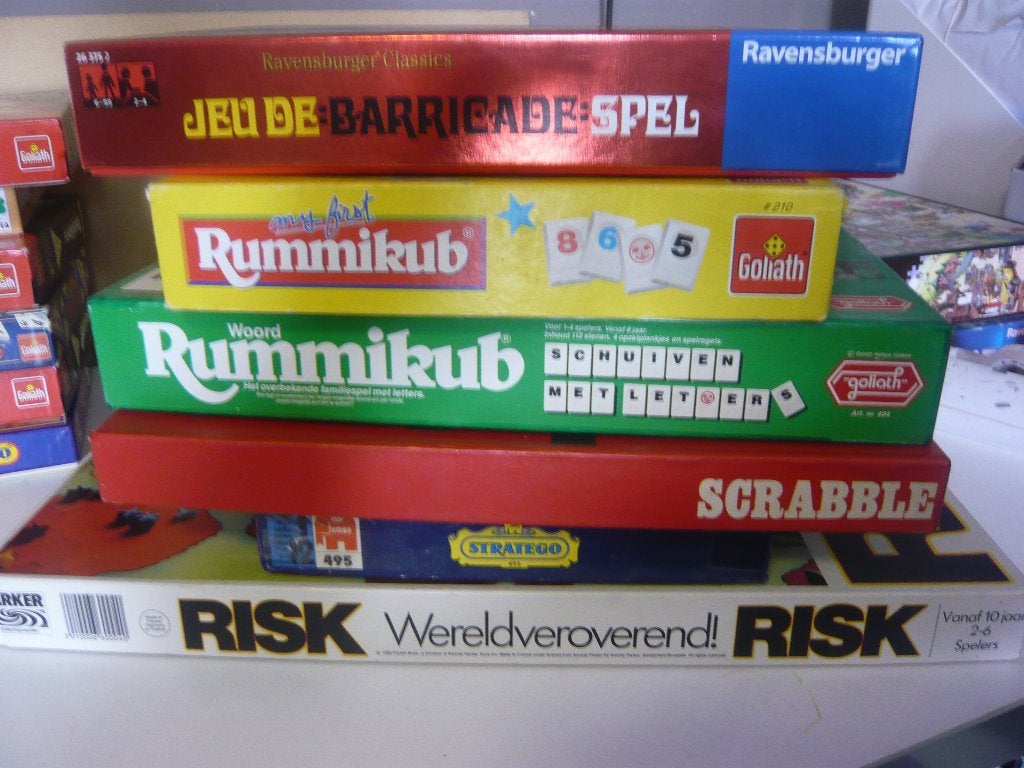 Rummikub junior, woord, Risk, Stratego, Scrabble , Barricade, Een of twee spelers, Ophalen of Verzenden, Zo goed als nieuw