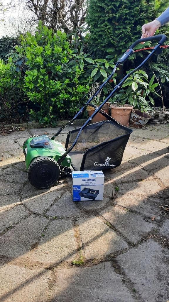 Grasmaaier van Westfalia incl accu, Tuin en Terras, Grasmaaiers, Gebruikt, Accu-grasmaaier, 30 t/m 39 cm, Kooimesmaaier, Mulchfunctie