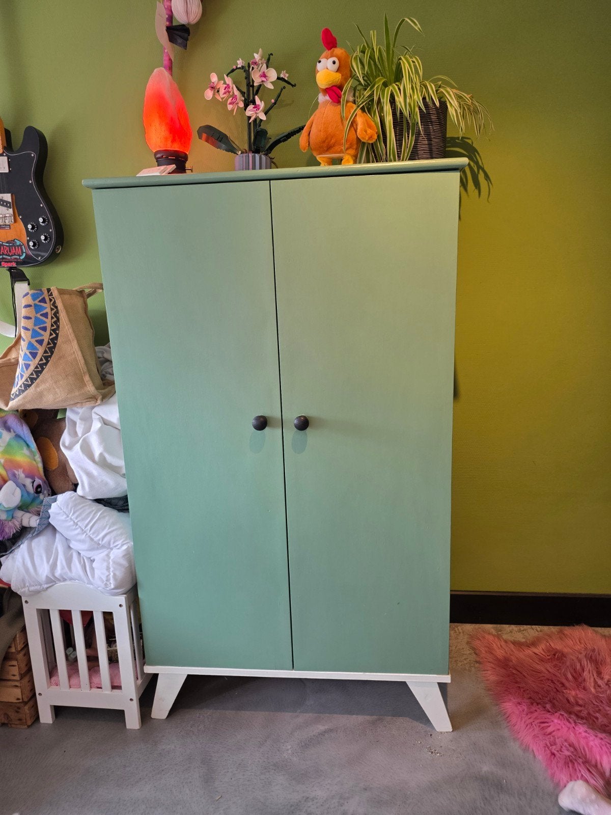 Groen/blauwe kinderkledingkast met hang- en legruimte, Gebruikt, 50 tot 75 cm, 100 tot 150 cm, Met plank(en)