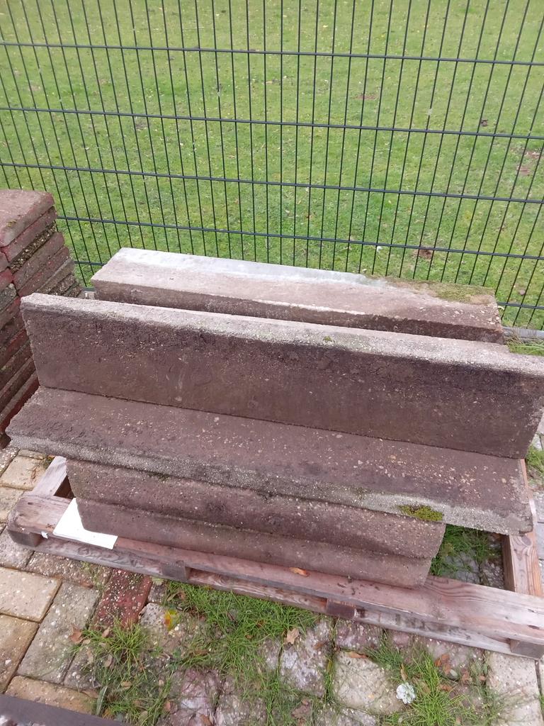 Gebruikte betonnen opsluitbanden, Tuin en Terras, Grind, Keien en Split, Gebruikt, Overige typen, Grijs, Overige materialen, Ophalen
