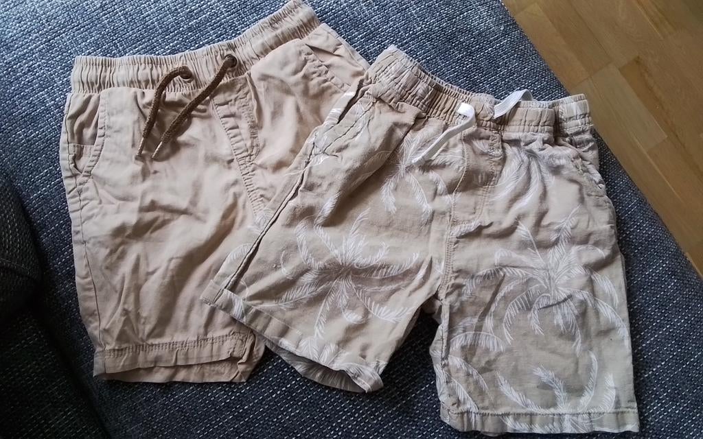 2 korte broeken, maat 122/128., Kinderen en Baby's, Kinderkleding | Maat 122, Ophalen of Verzenden