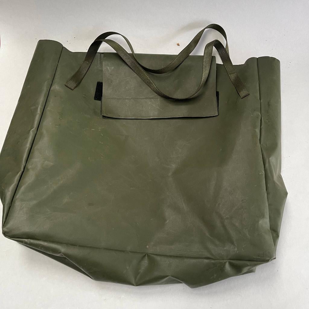 Grote Draagtas Nederlandse Leger Groen Defensie 46x15x45cm, Verzamelen, Militaria | Algemeen, Landmacht, Landmacht, Kleding of Schoenen