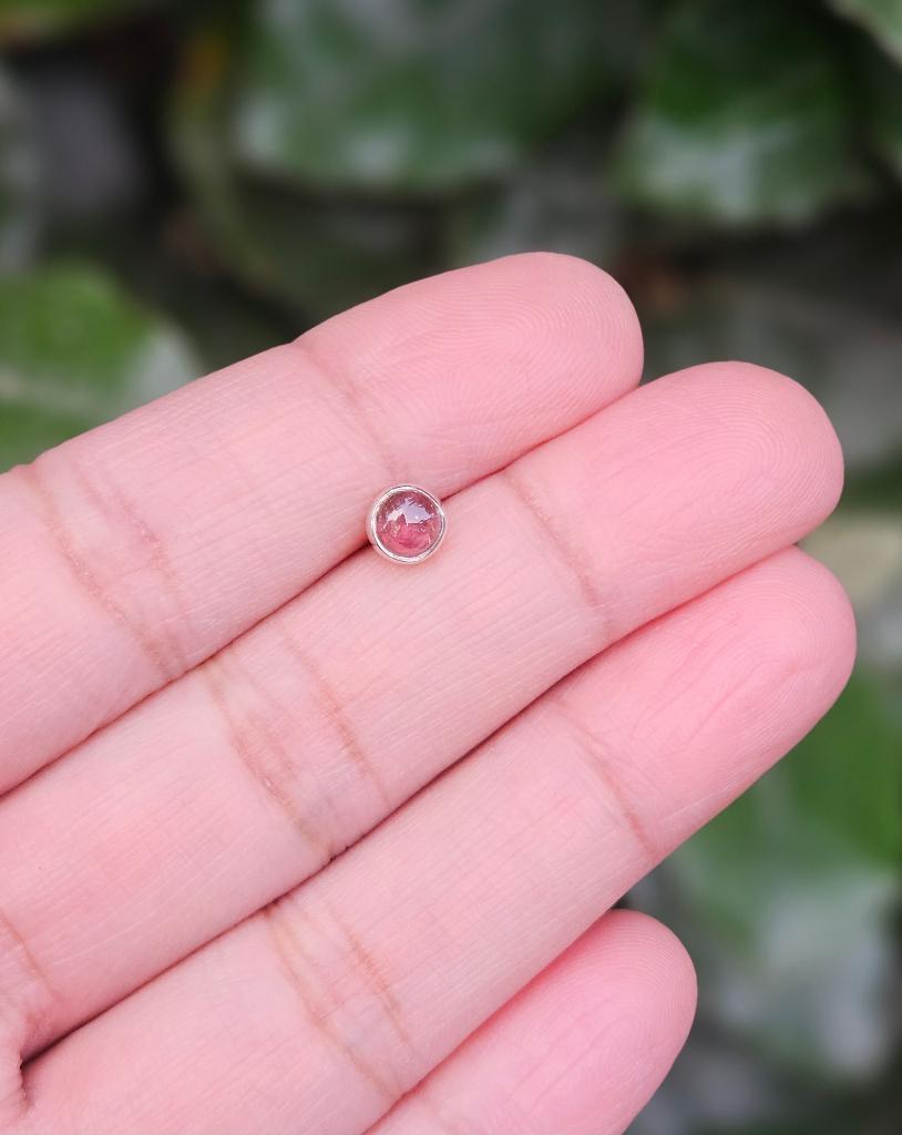 Roze Toermalijn Oorknop Mpenzi - Echt Zilver - Per Stuk, Info@lavicollection.com, Nieuw, Roze, Met edelsteen