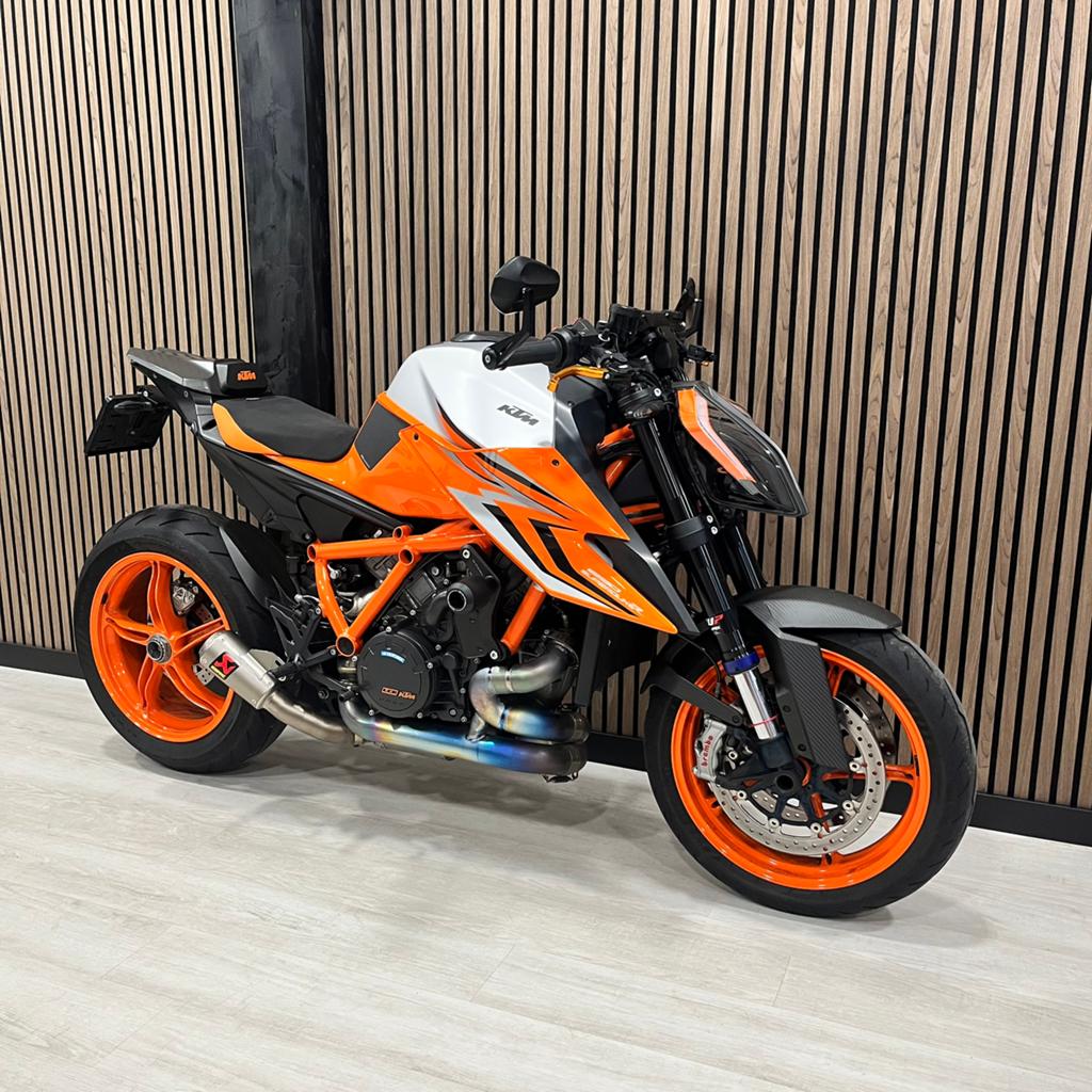 KTM 1290 superduke R EVO | Akra | Titanium, 10 cc, 2 cilinders, Traction Control, Occasion