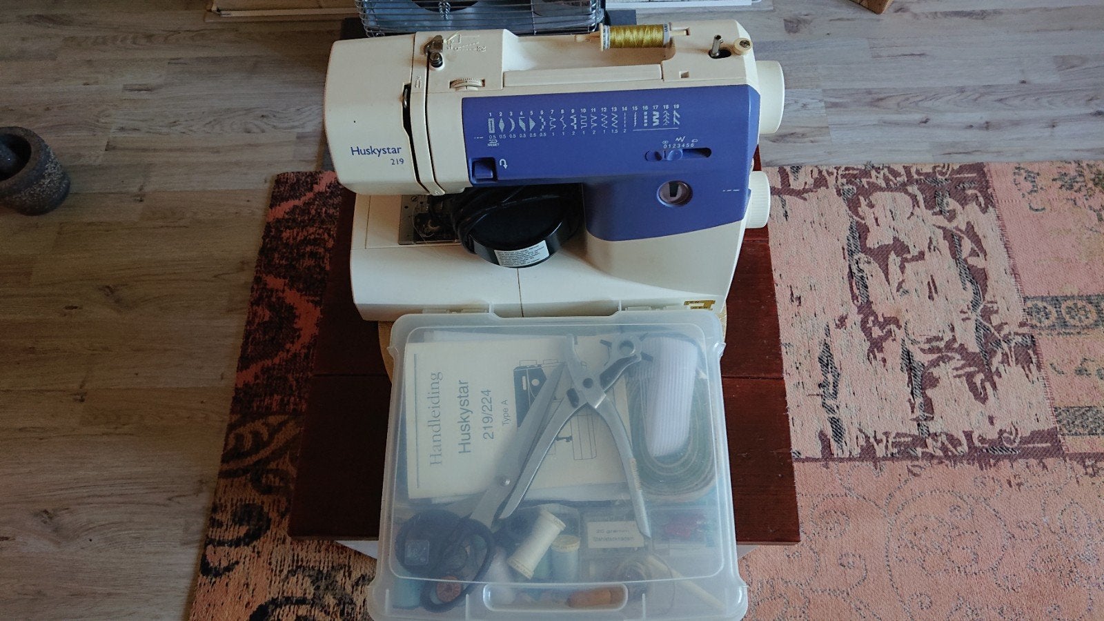 Huskystar 219 naaimachine met boekje en benodigdheden, Ophalen