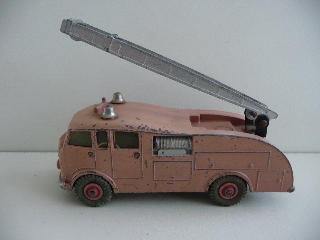 DINKY TOYS - FIRE ENGINE - nr.955 made in England, 60-er jrn, Ophalen of Verzenden, Gebruikt, Overige typen