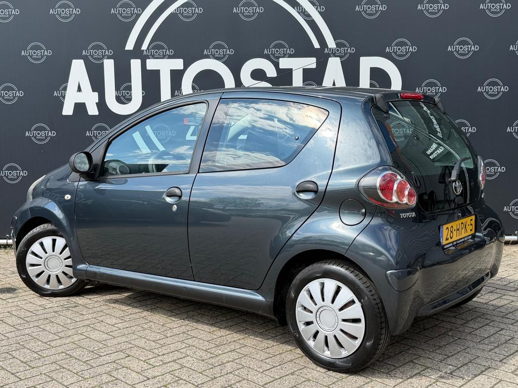 Toyota Aygo 1.0-12V Access NL-Auto / 2e Eigenaar / NAP / APK, Voorwielaandrijving, Stof, Gebruikt, Zwart