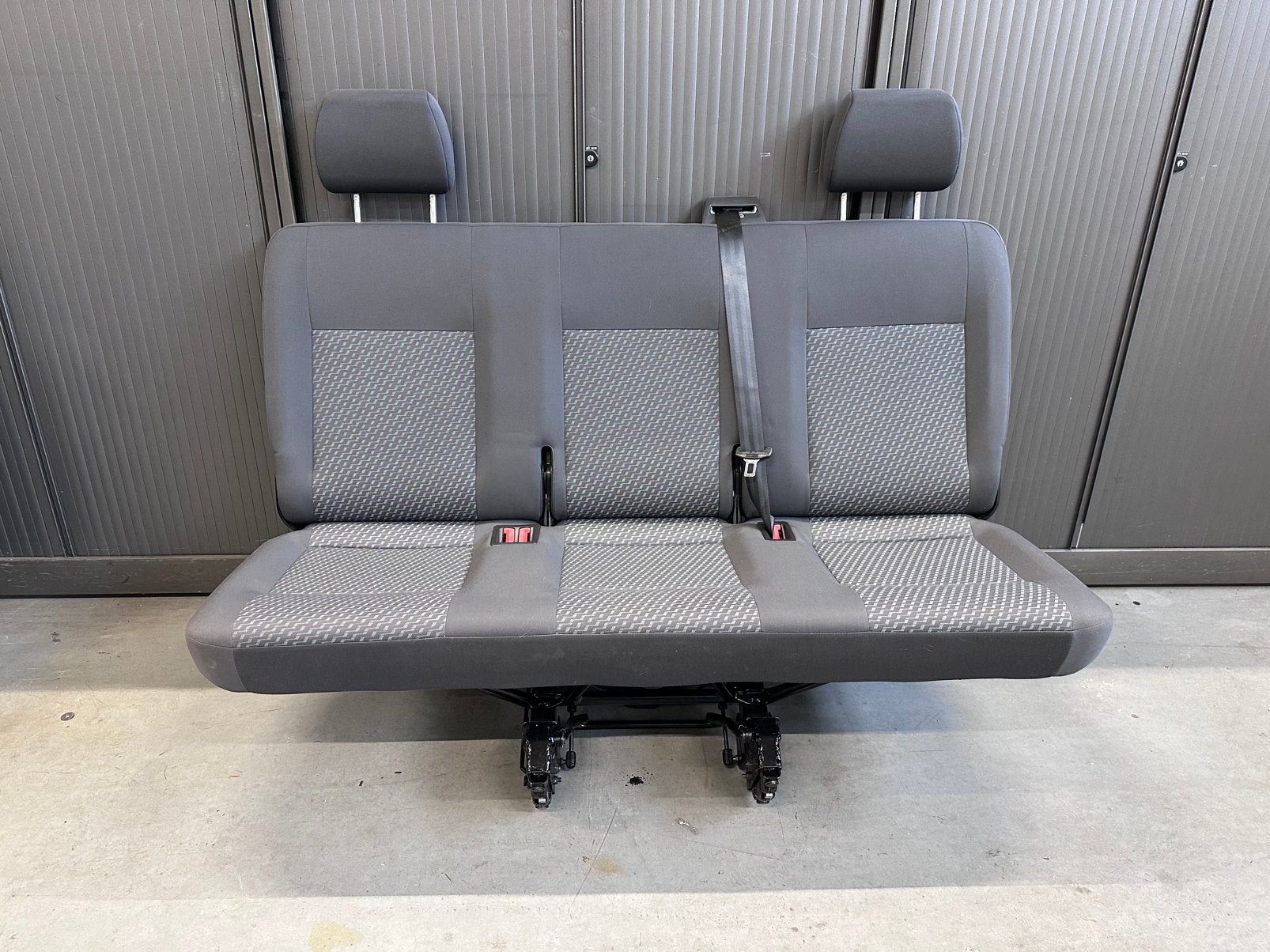 VW Transporter T6/ T5 3-zits achterbank met gordels, Auto-onderdelen, Ophalen, Gebruikt, Volkswagen