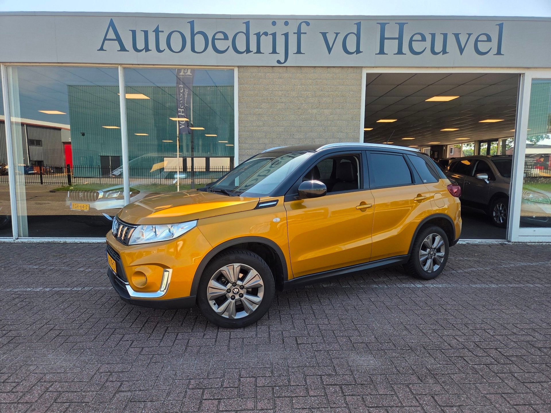 Suzuki VITARA 1.0 Boosterjet Camera*Trekhaak*Carplay*Stoelve, Auto's, Voorwielaandrijving, Verwarmde buitenspiegels, Stof, Gebruikt