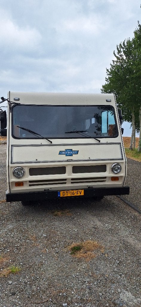 TE KOOP CHEVROLET CAMPER, Chemisch toilet, Ringverwarming, Luifel, 7 tot 8 meter