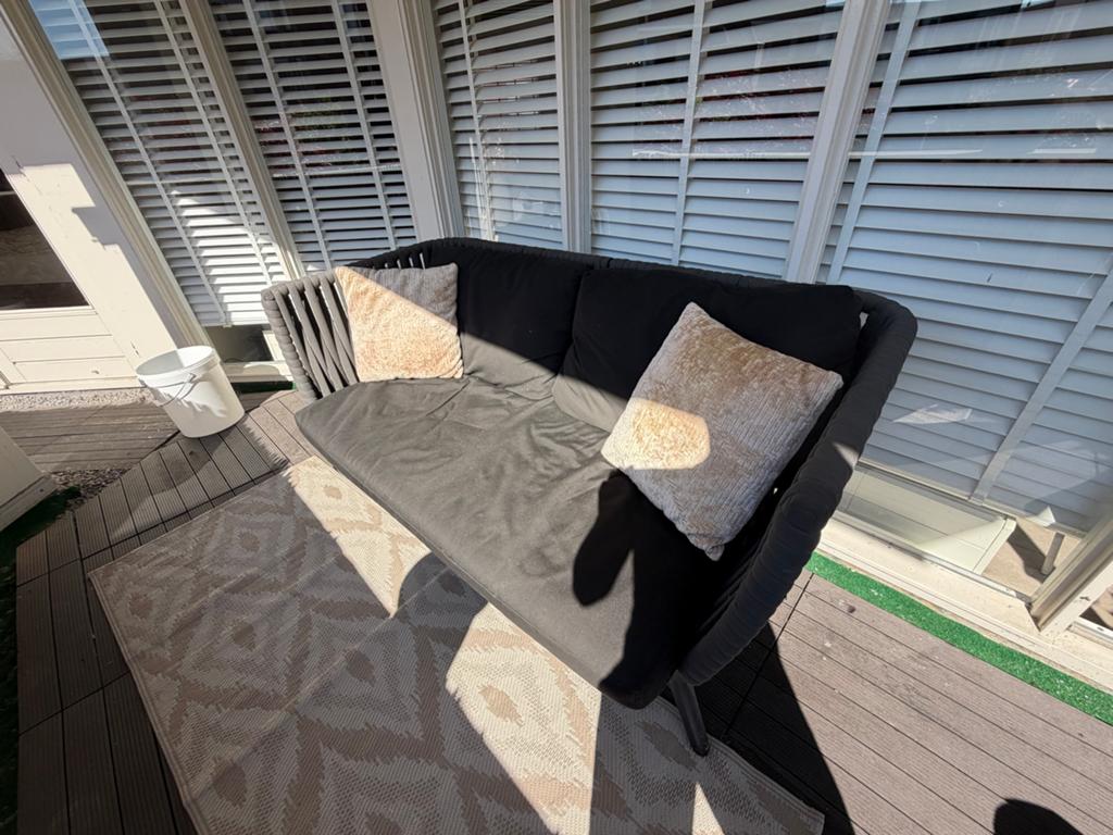 Loungebank met kussens, Tuin en Terras, Tuinsets en Loungesets, 2 zitplaatsen, Overige materialen, Gebruikt, Ophalen of Verzenden