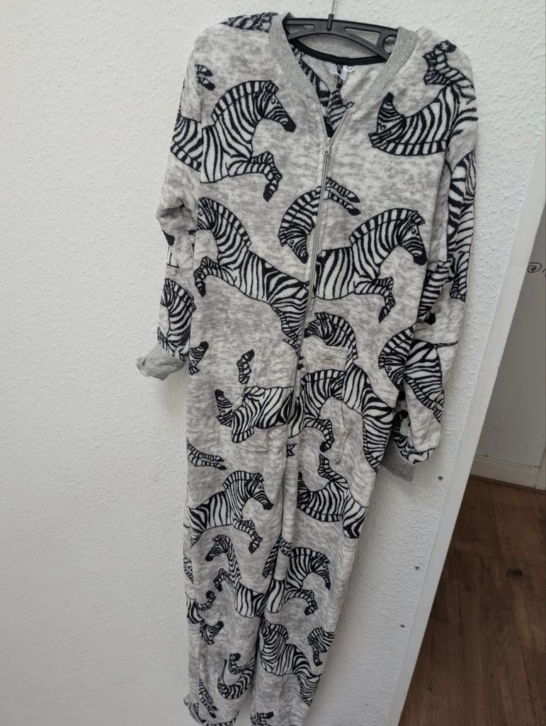 Zebra Onesie S/M - nooit gedragen, Ophalen of Verzenden, Gedragen, Maat 38/40 (M)