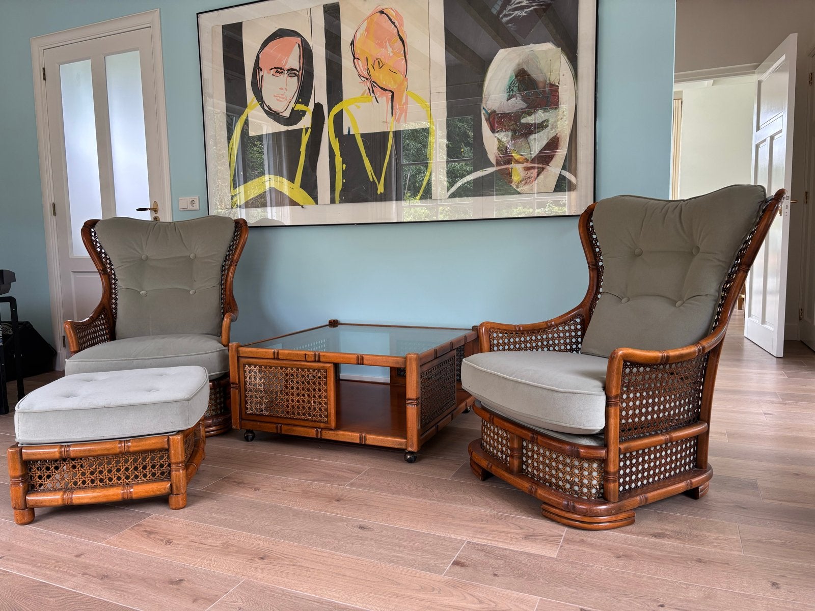 Giorgetti rotan set: 2 stoelen, voetenbankje en salontafel, Huis en Inrichting, Banken | Bankstellen, Ophalen, Gebruikt, Minder dan 150 cm