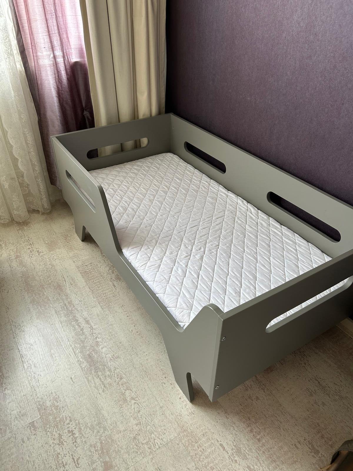 Peuter bed Petite Amelie, Ophalen, Gebruikt, 70 tot 85 cm, 140 tot 160 cm