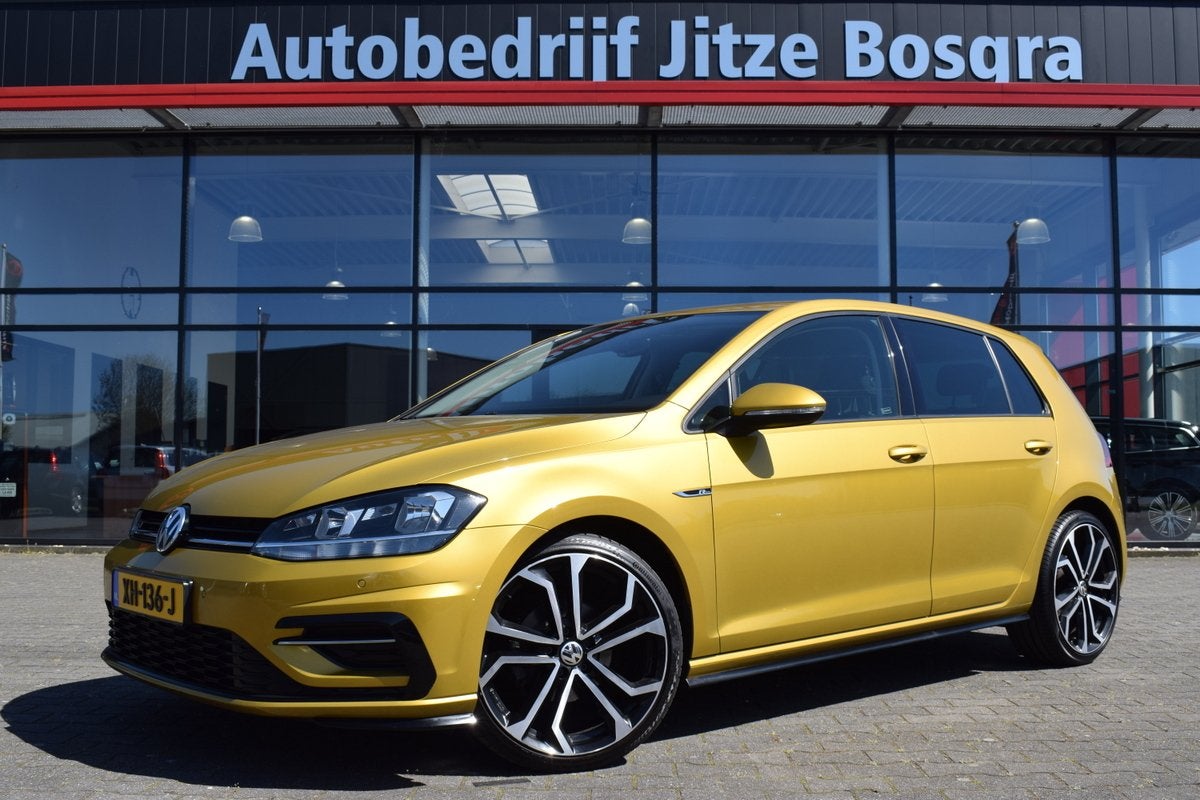 Volkswagen Golf 1.0 TSi Highline R-Line Alcantara | ECC | Ca, Auto's, Voorwielaandrijving, Met garantie (alle), 49 €/maand, Bedrijf