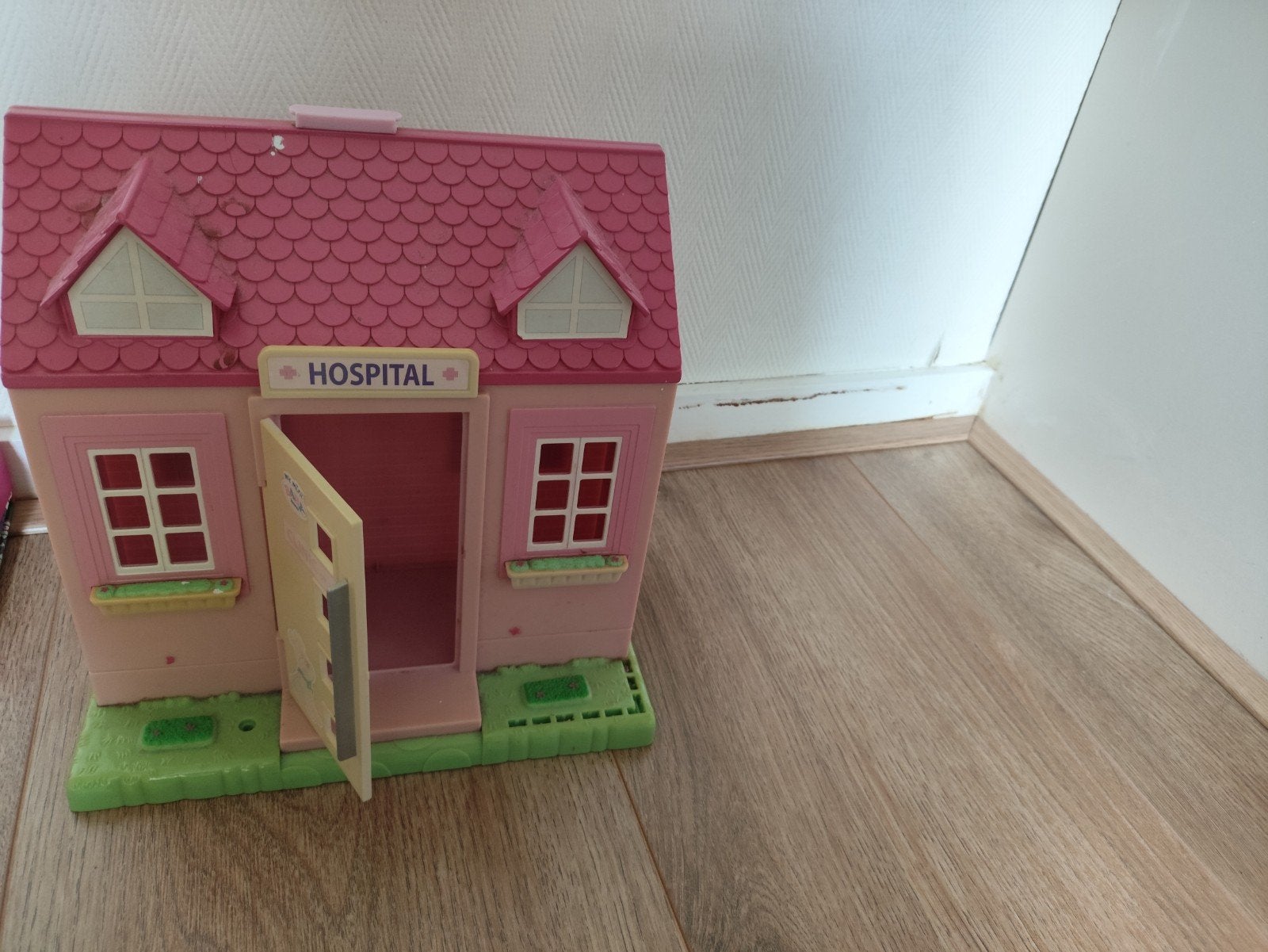 Poppenhuis en wiegje, Ophalen, Gebruikt, Poppenhuis