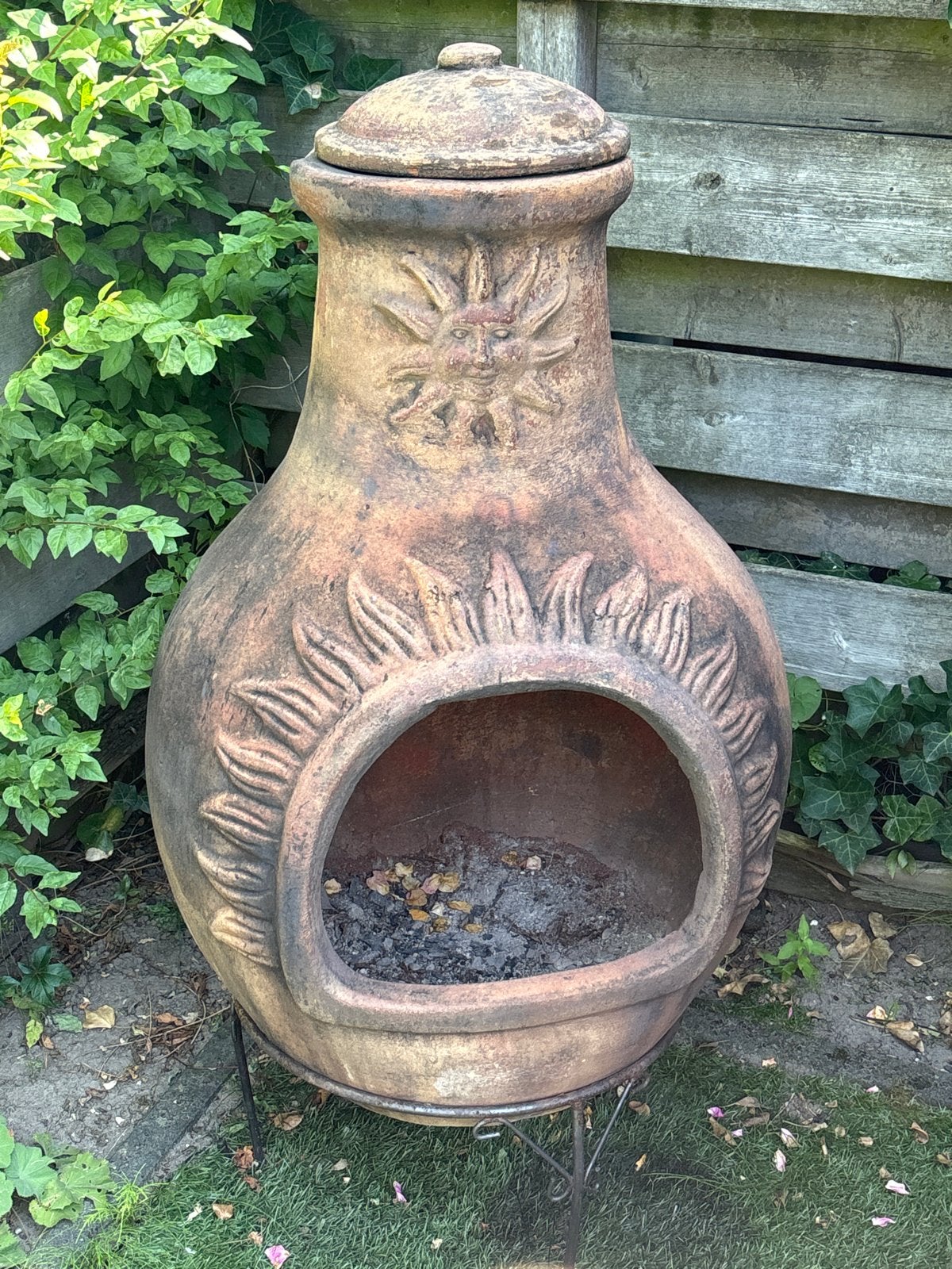 Terracotta Vuurkorf met Zonmotief - Gezellige Warmte, Tuin en Terras, Ophalen of Verzenden, Gebruikt, Vuurkorf