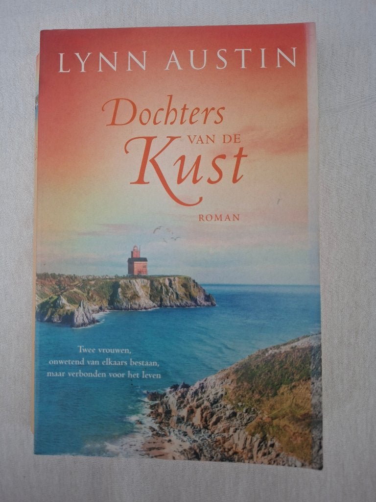 595 .. Lynn Austin - Dochters van de kust, Ophalen of Verzenden, Zo goed als nieuw, Amerika